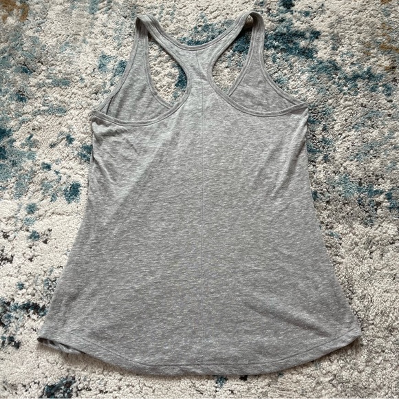 ⭐️ 2 for $10!! ⭐️ Old Navy Active Racerback Tee - Picture 5 of 8